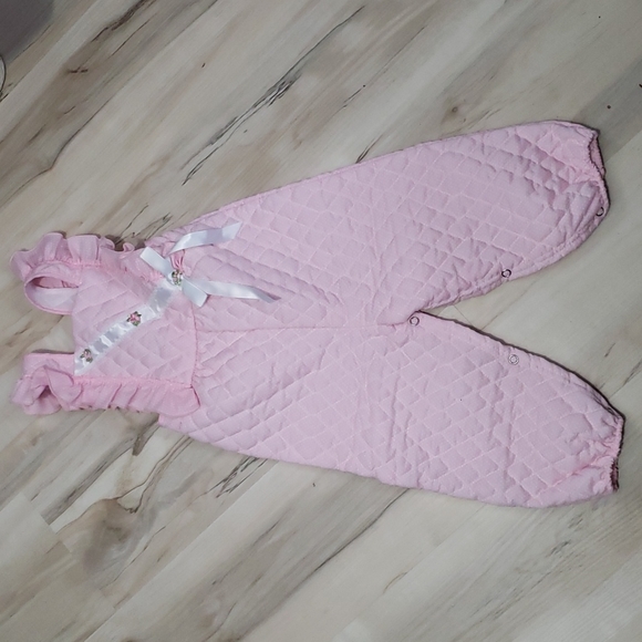 Vintage Pink with White Dots Quilted Ruffled Strap Overalls 18 Months - Picture 2 of 8
